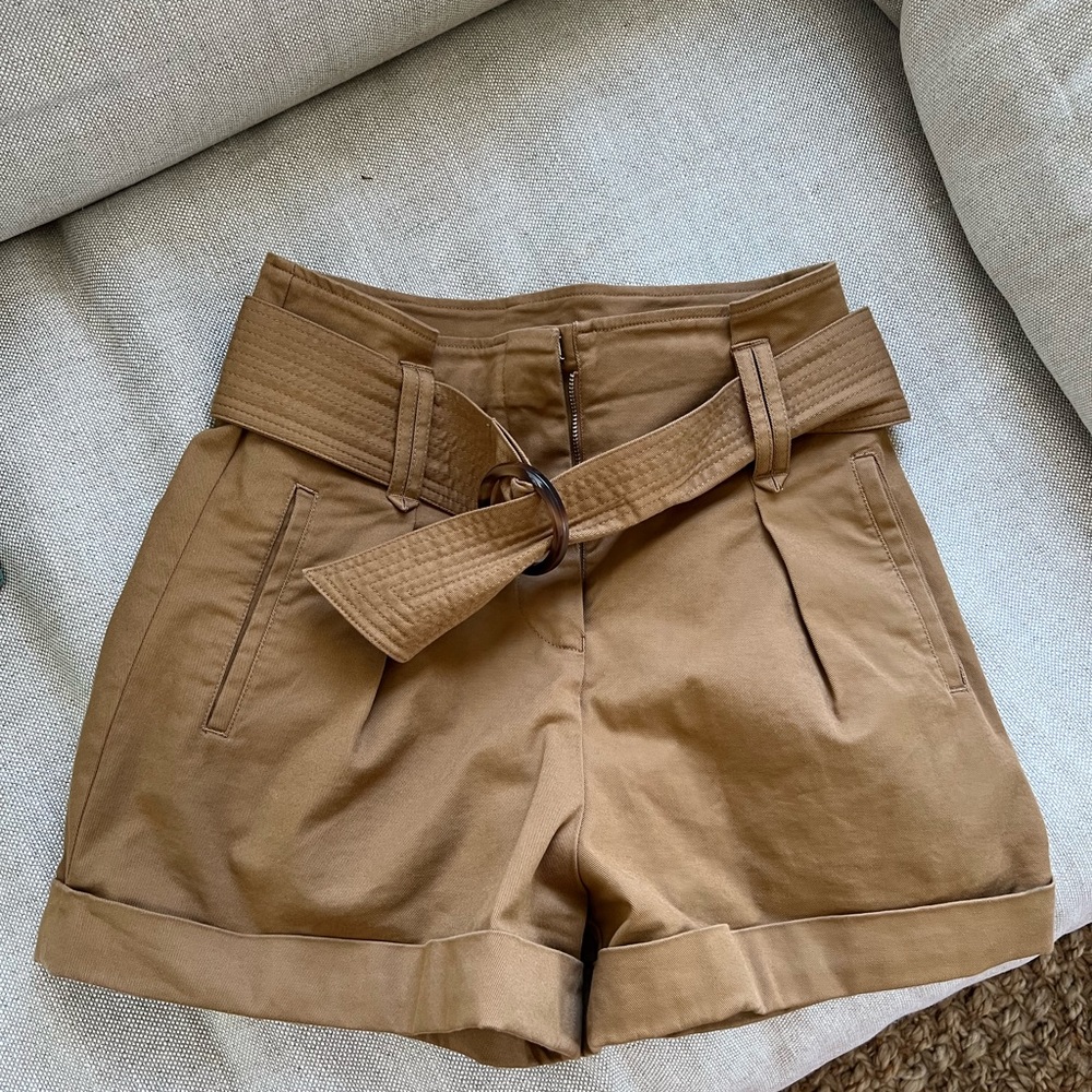 Sezane Rome shorts camel size 36